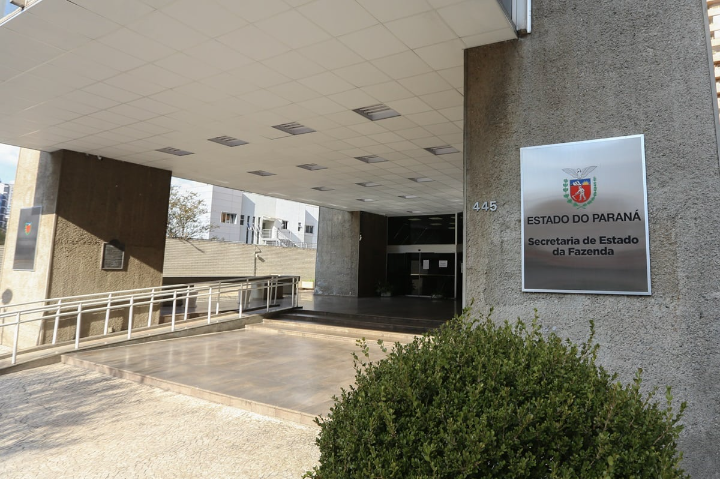 Secretário de Fazenda Renê Garcia confirma concurso Sefaz PR, este ano, para auditor fiscal e aval para a carreira de agente fazendário é publicado.